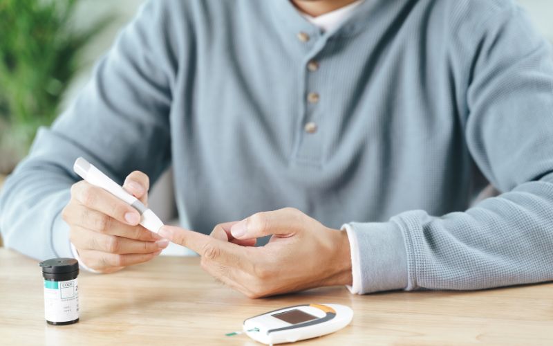 Tiểu đường (hay bệnh đái tháo đường) là tình trạng cơ thể có chỉ số lượng đường trong máu (glucose) cao hơn mức bình thường