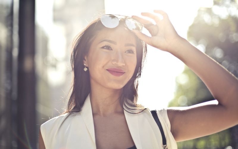 Ánh nắng mặt trời là một trong những nguyên nhân hàng đầu gây lão hóa da sớm