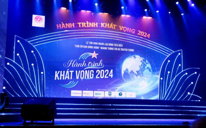 Sự kiện “Tôn vinh người lao động tiêu biểu ngành Thông tin và Truyền thông và Cảm ơn bạn đồng hành”