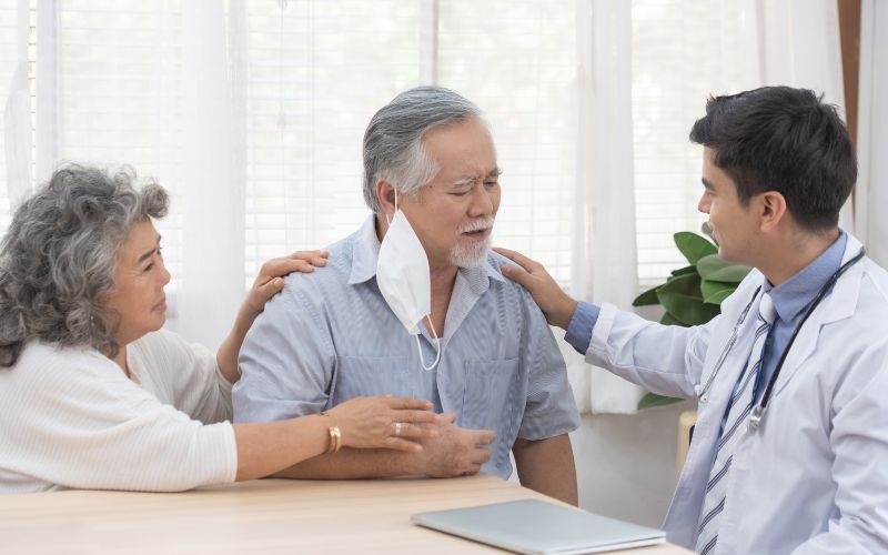 Khám sức khoẻ tổng quát ở độ tuổi 60 trở lên nên thực hiện nhiều hạng mục kiểm tra sức khoẻ