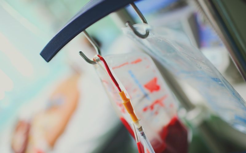 dich-vu-loc-mau-dinh-ky-cho-nguoi-gia