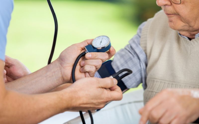 loc-mau-xau-cho-nguoi-cao-tuoi