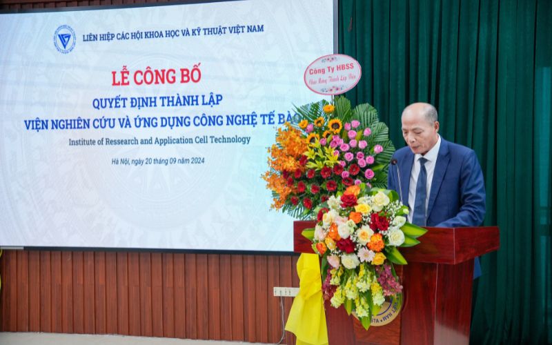 TS.BSCKII Nguyễn Tiến Dũng đã nhận quyết định bổ nhiệm làm Viện trưởng Viện Nghiên cứu và Ứng dụng Công nghệ Tế bào