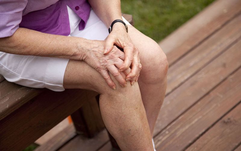 Giai đoạn thứ hai người bệnh thoái hoá khớp cảm nhận đau đớn rõ ràng
