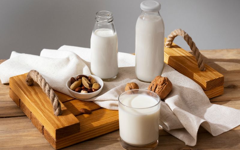 Sữa và các chế phẩm từ sữa bổ sung thoái hoá khớp ăn gì tốt cho xương