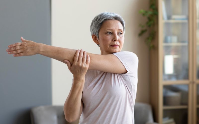 Thể dục thể thao và kiểm soát cân nặng phù hợp dựa trên thực đơn cho người bệnh gout