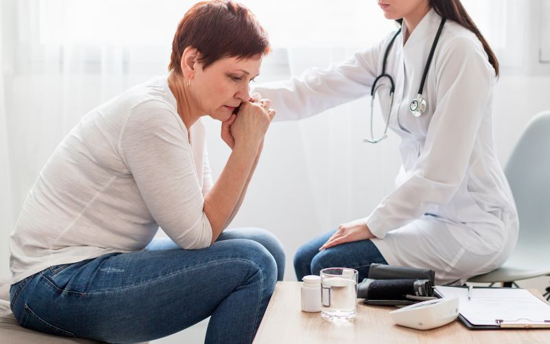 Một số phương pháp điều trị truyền thống được sử dụng để quản lý viêm khớp thoái hóa