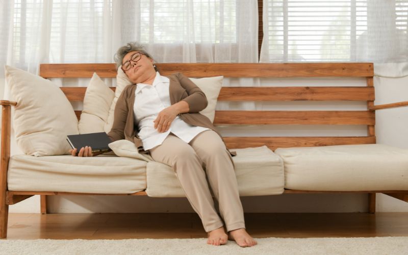 Nhiều người cảm thấy kiệt sức, lo âu hoặc trầm cảm do những hạn chế trong việc vận động